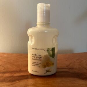 bath & body works pleasures white tea and ginger body lotion retired Approx 50%
